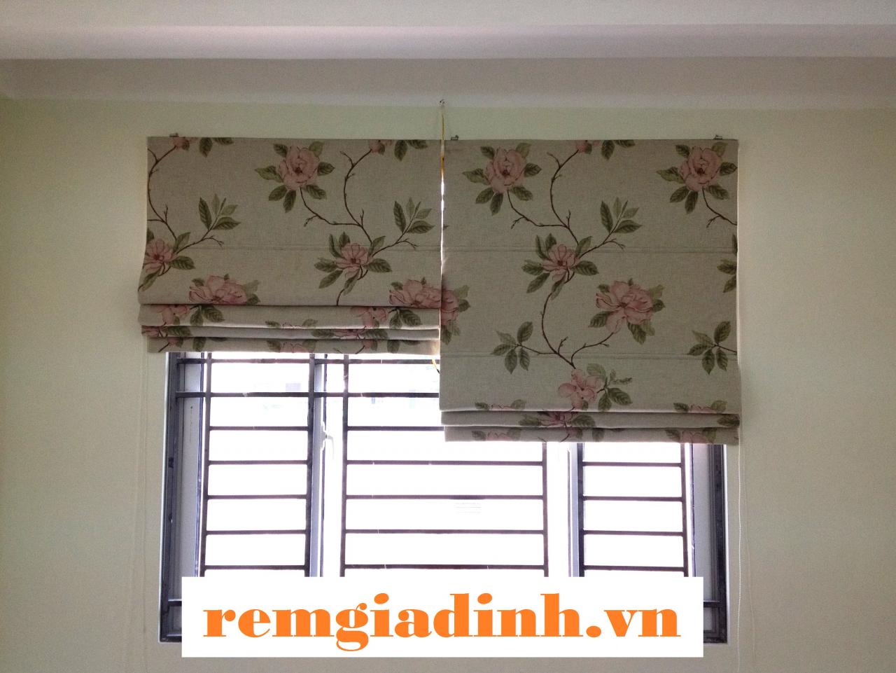 Rèm roman cho cửa sổ nhỏ