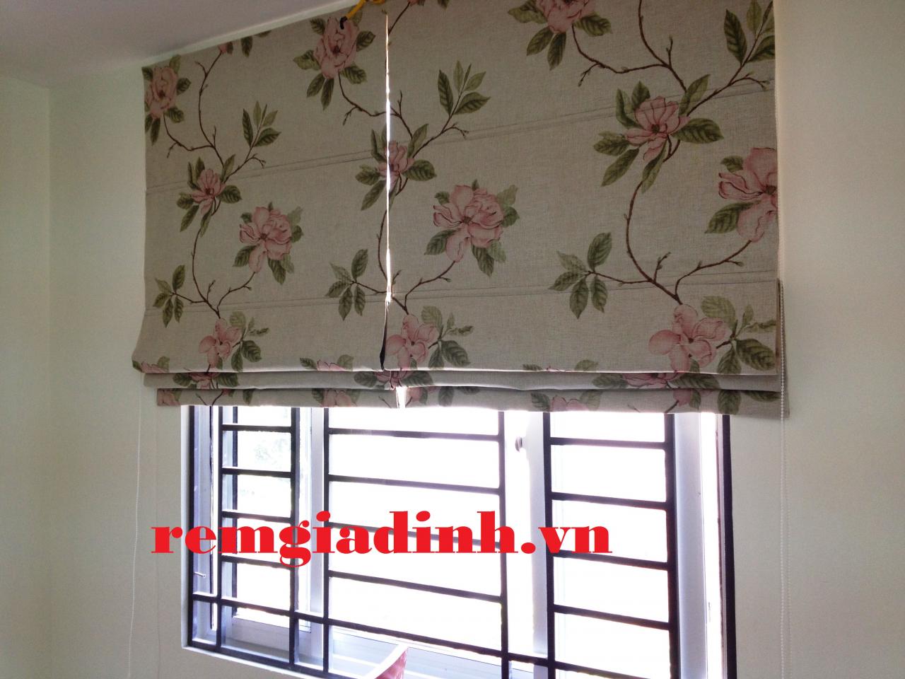 Rèm cuốn hoa văn độc đáo
