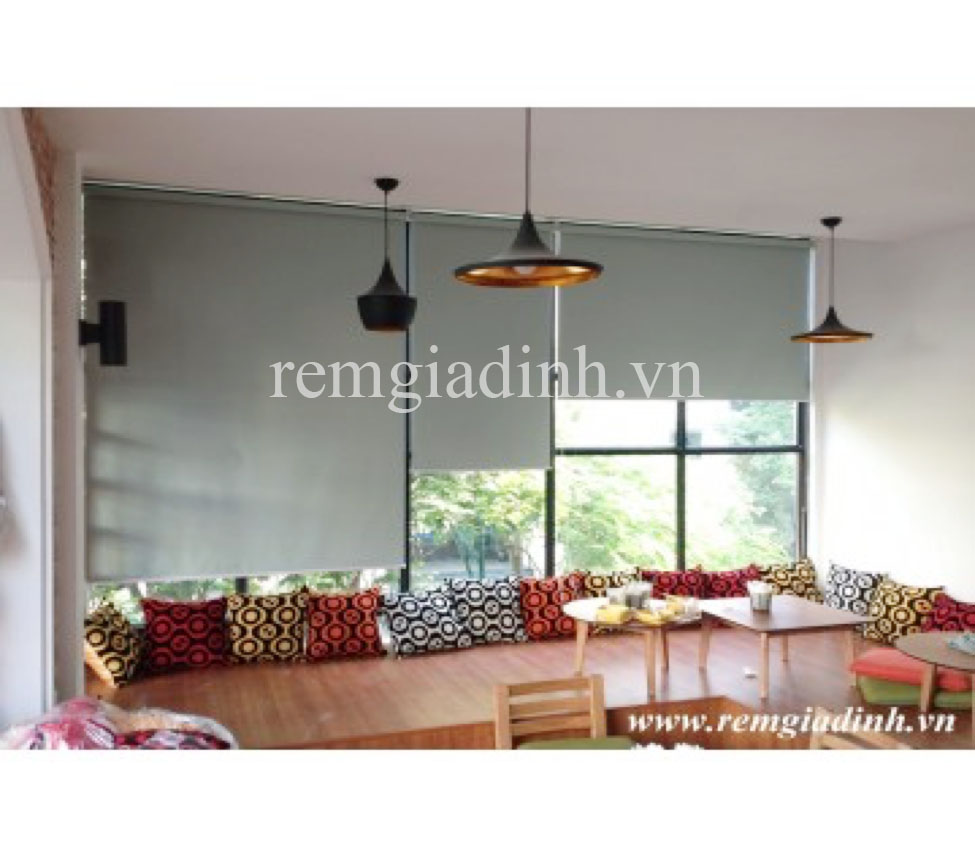 Rèm cuốn tự động quán cafe