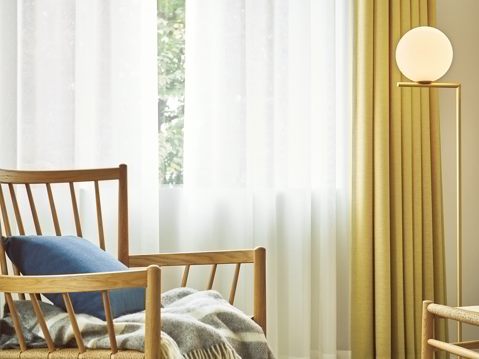 Rèm vải voan - lựa chọn tinh tế kết hợp cùng rèm vải sang trọng