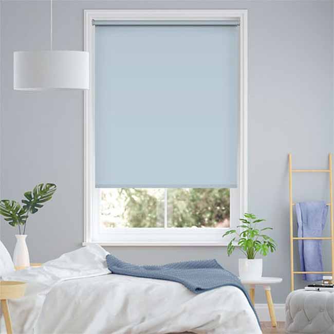 Rèm cuốn nhựa màu xanh da trời chống sáng - Remcuavilla